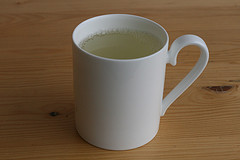 Eine Tasse Zitronen-Ingwer Tee